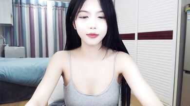 【hk_xiaoxiao】校花级别清纯女神露奶露逼恋爱的感觉 (1)