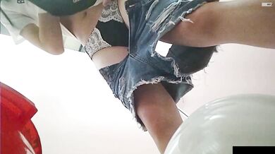 張X娟TWTP 双镜头偷拍几个漂亮高中小姐姐各种姿势嘘嘘 5V